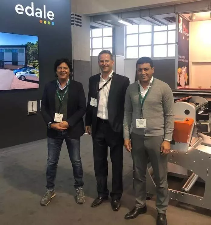 Flexographic label press sold to imprimerie ideale